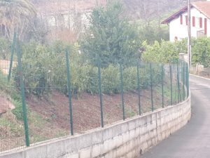 Pose d'une clôture pour un jardin à Bidart
